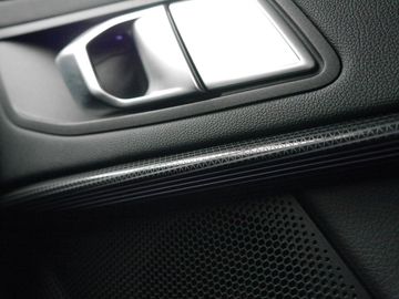 Car image 33