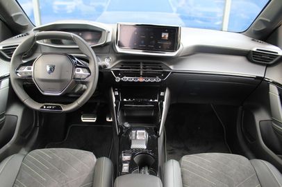 Car image 15