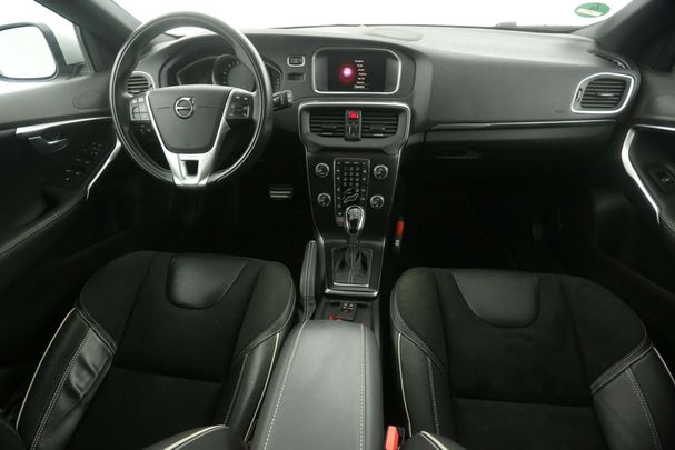 Volvo V40 T3 112 kW image number 11