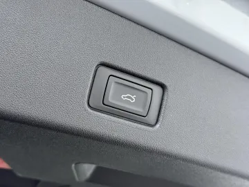 Car image 41