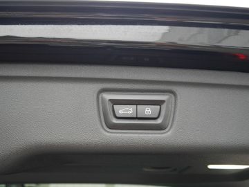 Car image 37