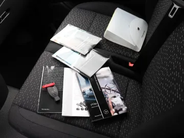 Car image 24