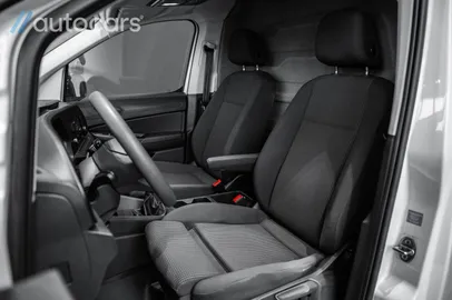 Car image 27