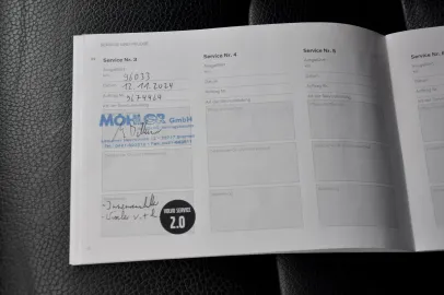 Car image 36