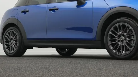 Car image 22