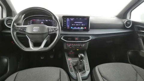 Car image 4