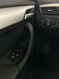 Car image 40