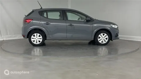 Car image 4