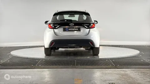 Car image 5