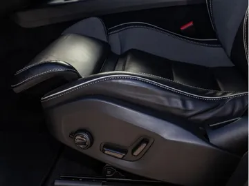 Car image 48