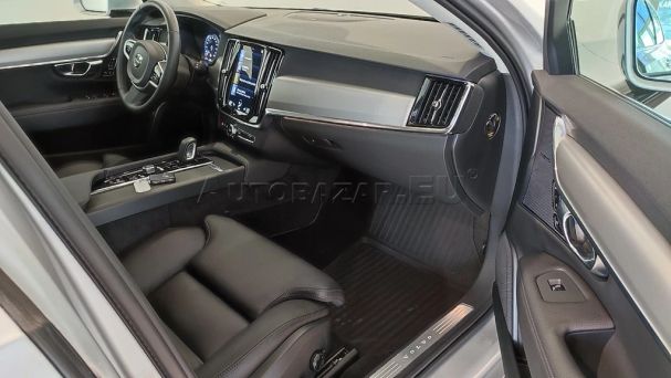 Volvo V90 B4 AWD T8 145 kW image number 17