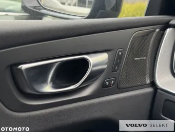 Car image 40