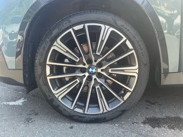 Car image 36