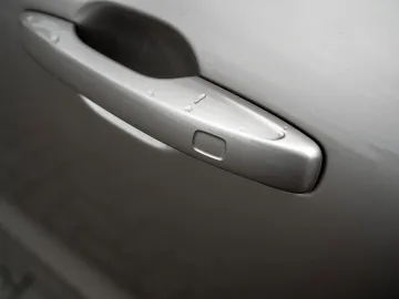 Car image 33