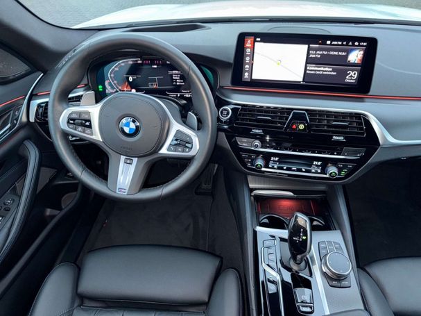 BMW 540d Touring M xDrive 250 kW image number 12