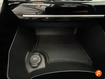 Car image 32