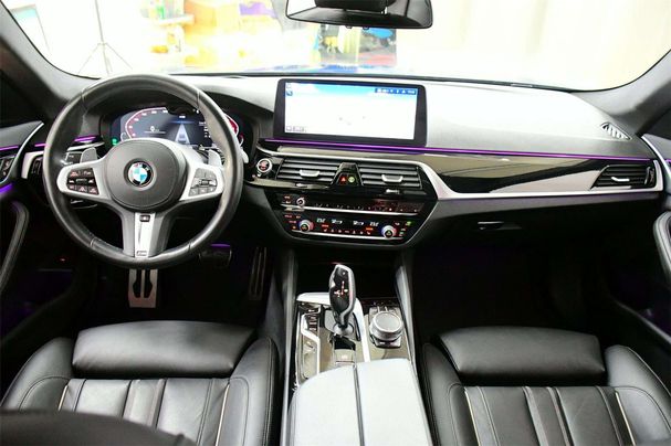 BMW 520d xDrive 140 kW image number 13