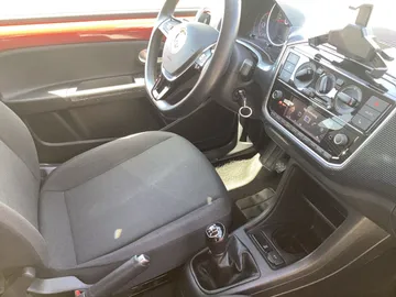 Car image 26