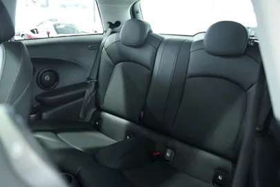 Car image 47