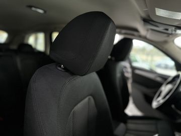 Car image 37