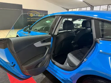 Car image 28