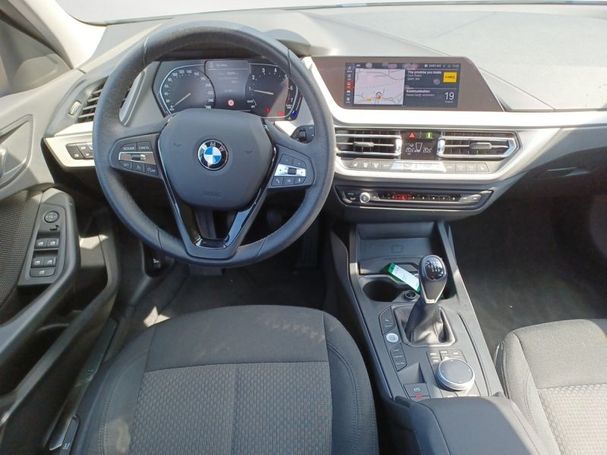 BMW 118i Advantage 100 kW image number 11