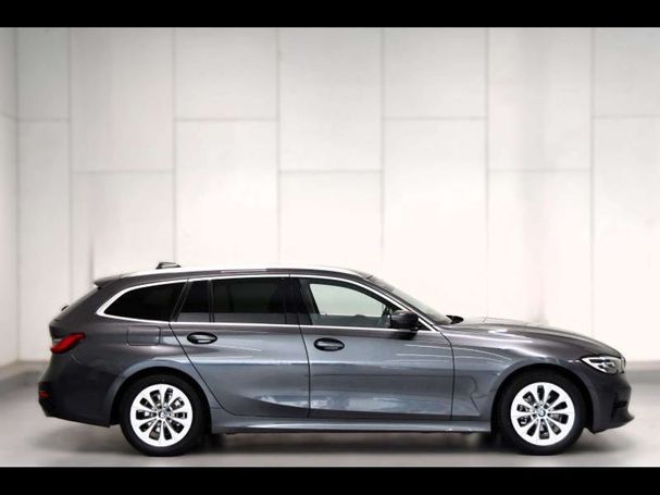 BMW 318i Touring 115 kW image number 2