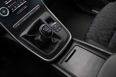 Car image 37