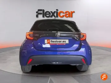 Car image 5