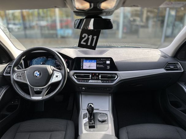 BMW 330e Touring 215 kW image number 3