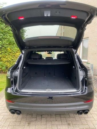 Porsche Cayenne Turbo S Tiptronic 250 kW image number 22