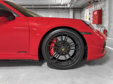 Car image 30