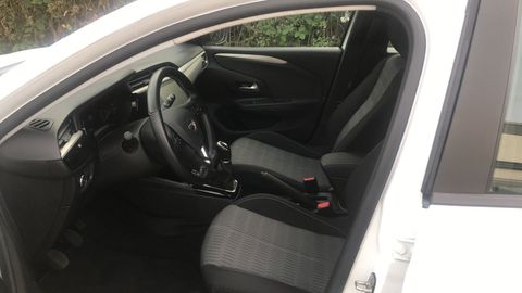 Car image 16