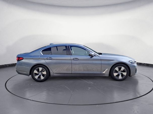 BMW 520i 135 kW image number 6