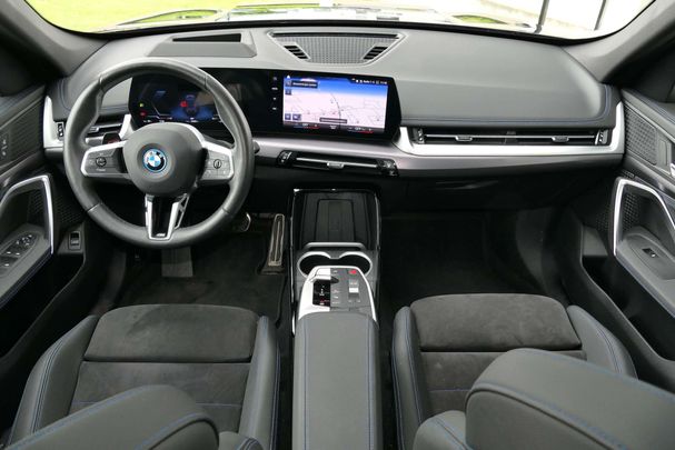 BMW iX1 xDrive30 M Sport 225 kW image number 6