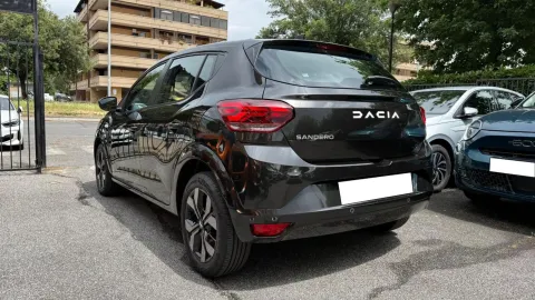 Car image 2