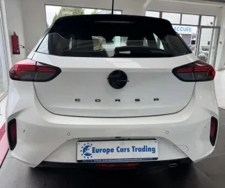 Car image 4