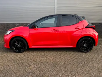 Car image 4