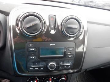 Car image 28