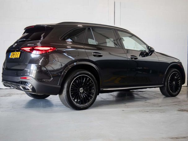 Mercedes-Benz GLC 300 e AMG Line 4Matic 230 kW image number 2