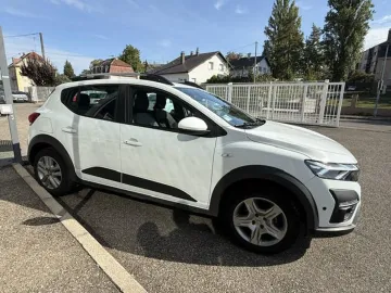 Car image 20