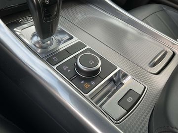 Car image 30