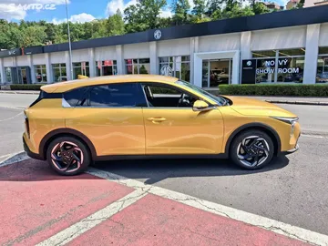 Car image 4