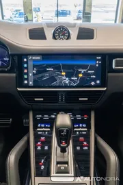 Car image 25