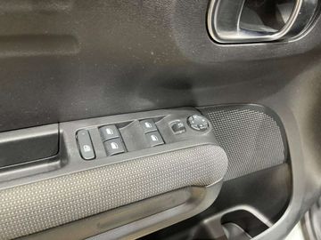 Car image 33