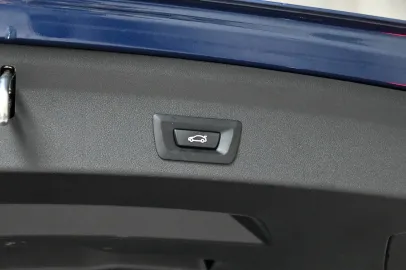 Car image 42