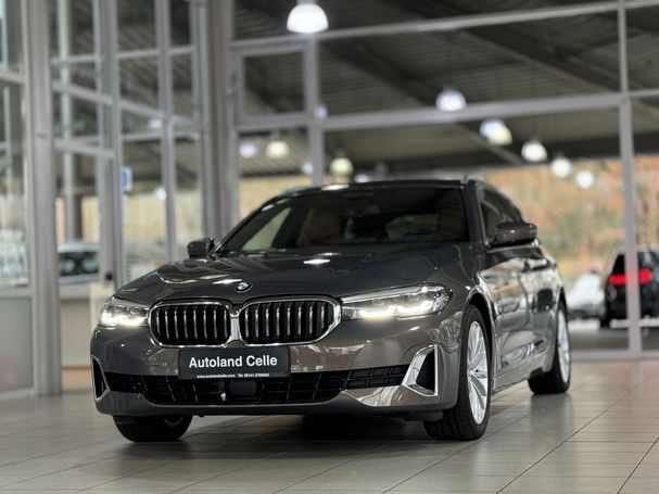 BMW 520d Touring Luxury Line 140 kW image number 2