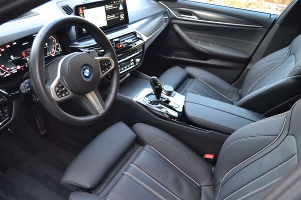 BMW 530 Touring xDrive 215 kW image number 6