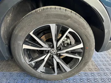 Car image 27