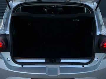 Car image 37